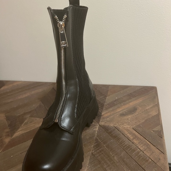 New shoes worn once size 7,5 us - Picture 1 of 3